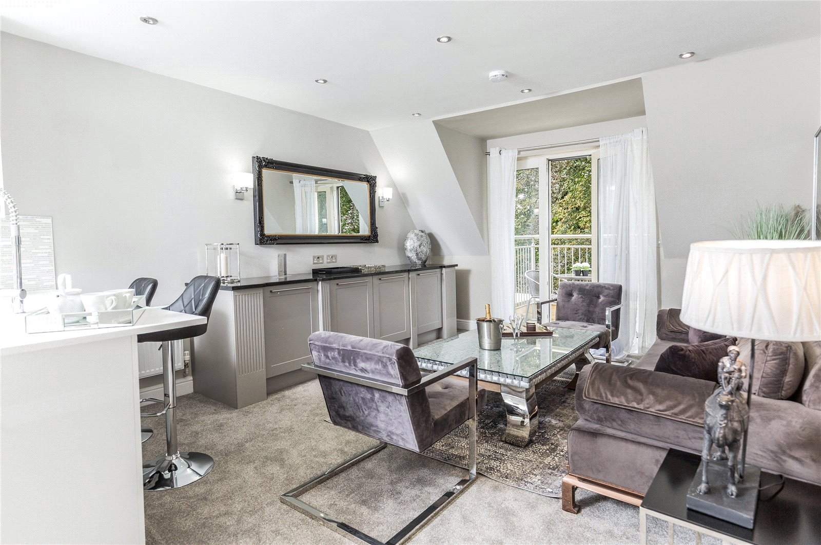 2 bedroom Flat to let in Stratton Place, Stratton, Cirencester