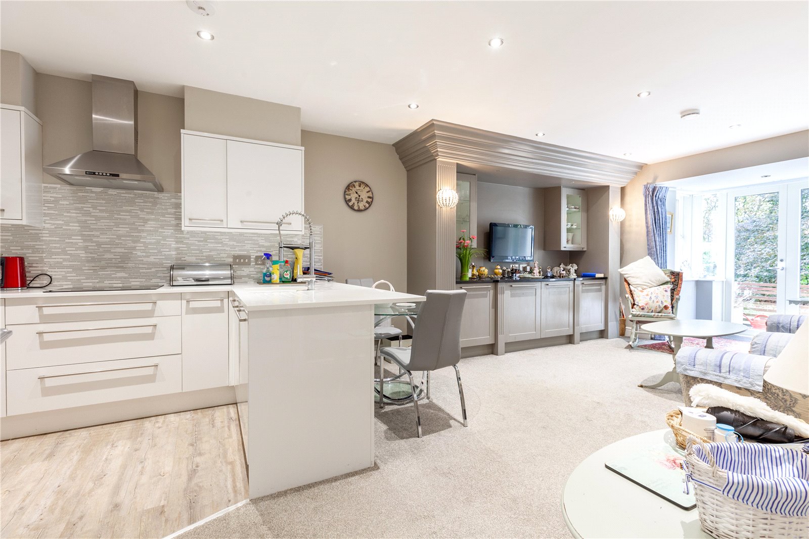 2 bedroom Flat for sale in Stratton, Cirencester, Gloucestershire