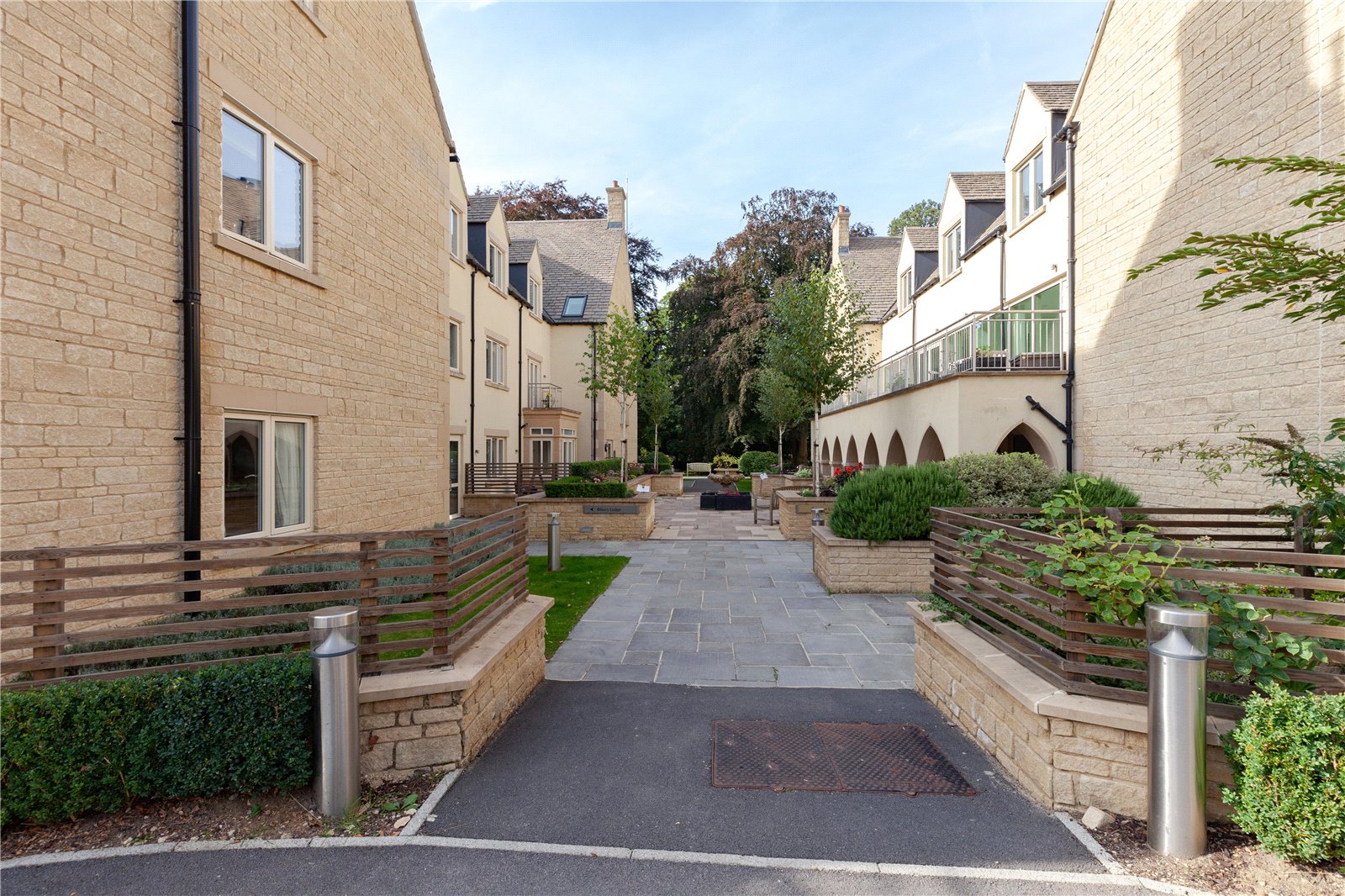 2 bedroom Flat for sale in Stratton, Cirencester, Gloucestershire