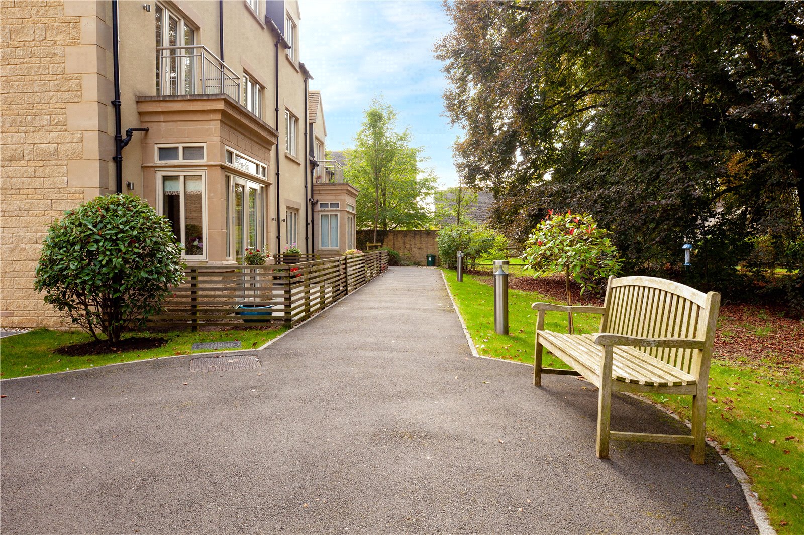 2 bedroom Flat for sale in Stratton, Cirencester, Gloucestershire