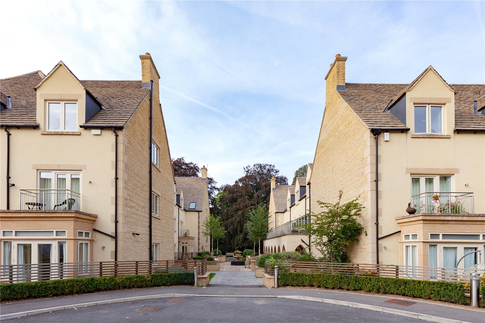 2 bedroom Flat for sale in Stratton, Cirencester, Gloucestershire