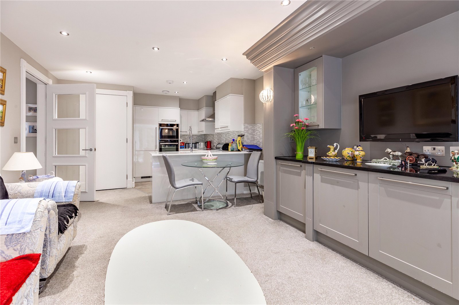 2 bedroom Flat for sale in Stratton, Cirencester, Gloucestershire