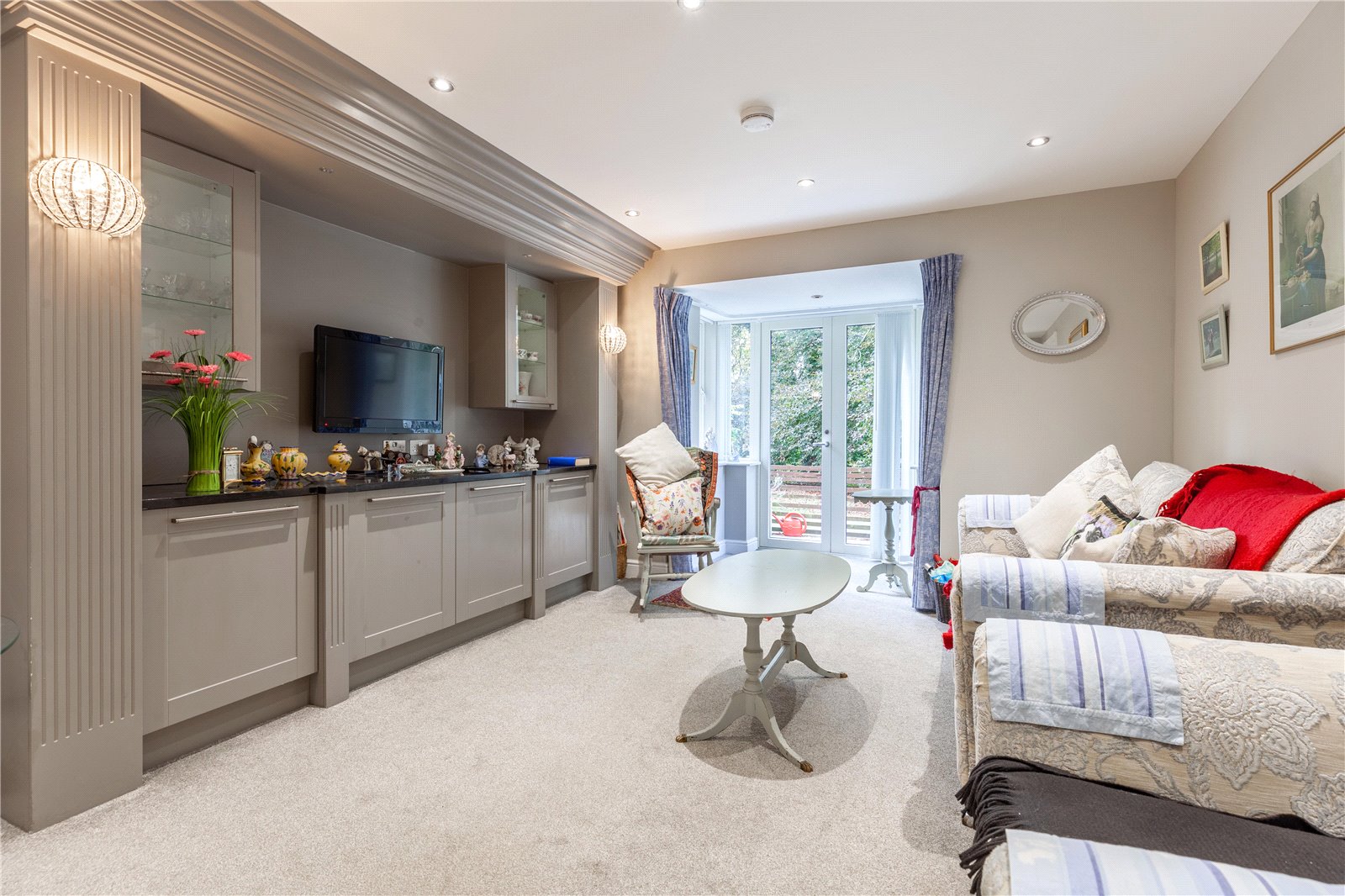 2 bedroom Flat for sale in Stratton, Cirencester, Gloucestershire