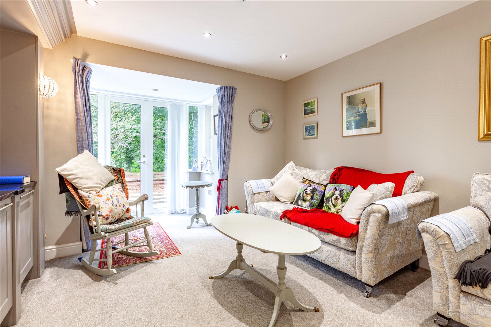 2 bedroom Flat for sale in Stratton, Cirencester, Gloucestershire