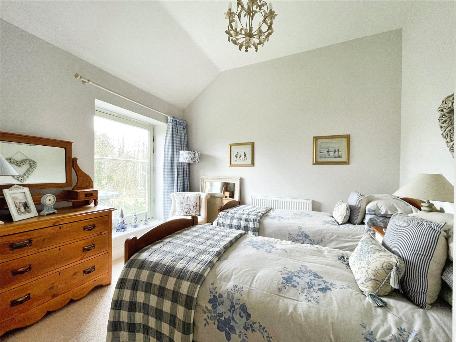2 bedroom House for sale in Latton, Swindon, Wiltshire