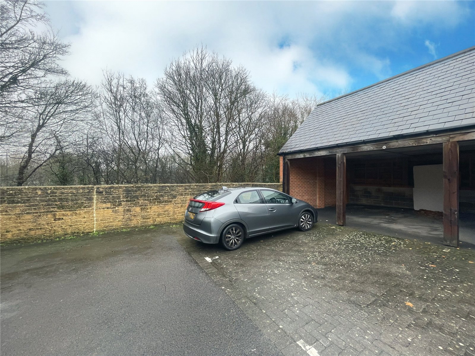 2 bedroom Flat for sale in Cirencester, Gloucestershire