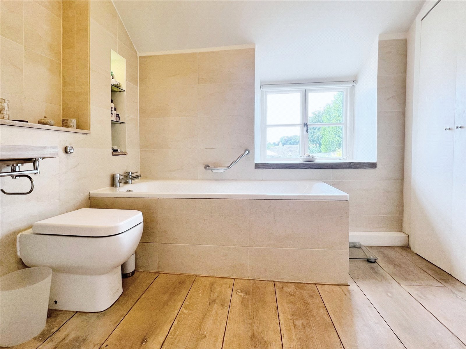 4 bedroom House for sale in Quenington, Cirencester, Gloucestershire
