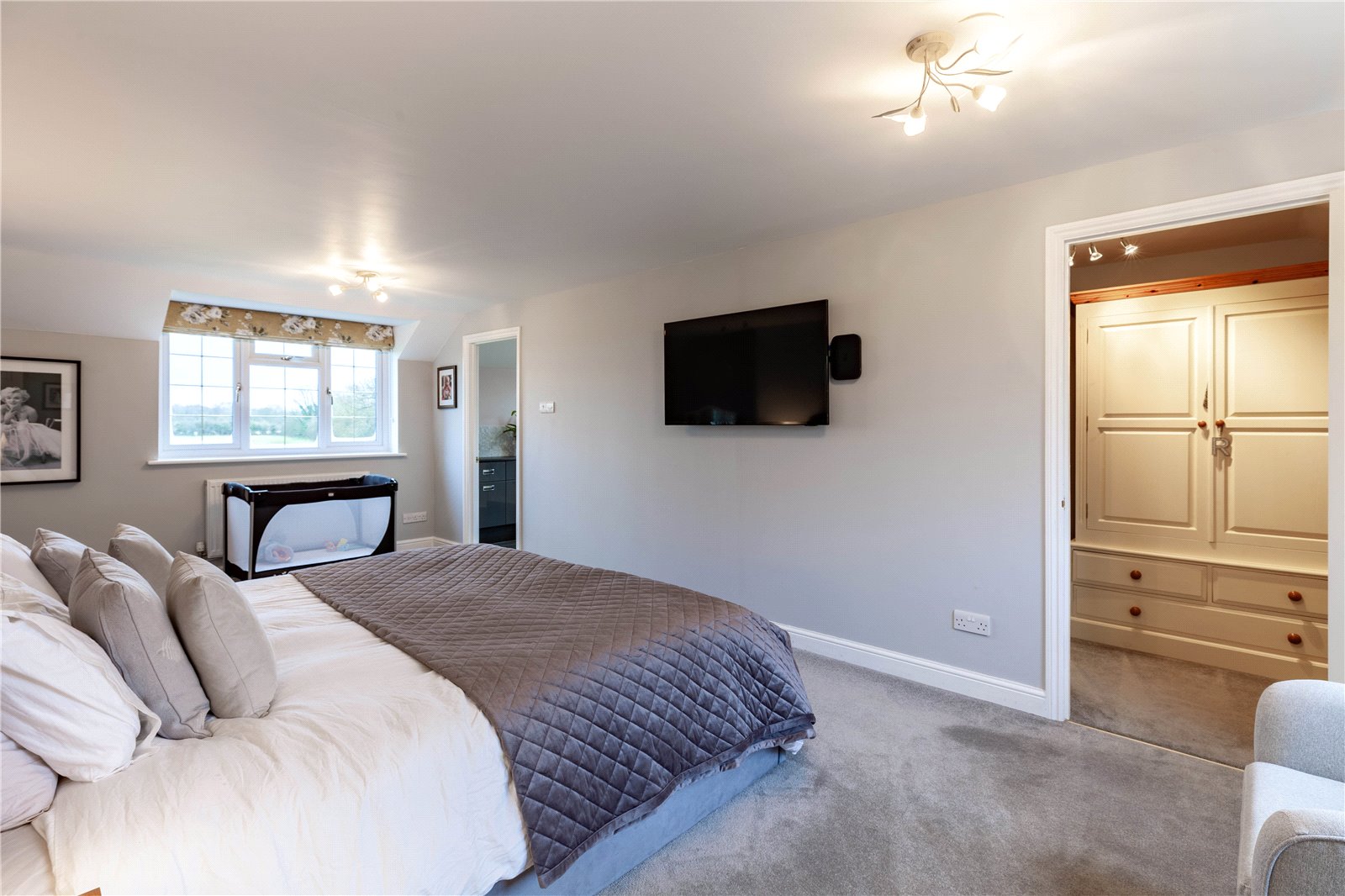 5 bedroom House for sale in Swindon, Wiltshire