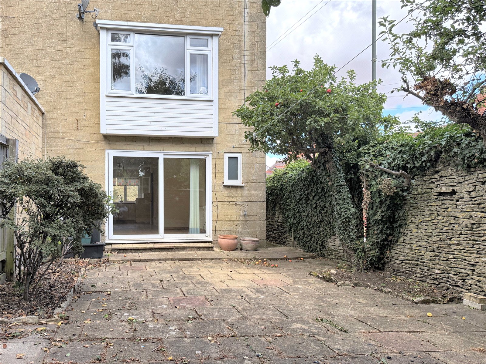 3 bedroom House to let in Cirencester, Gloucestershire