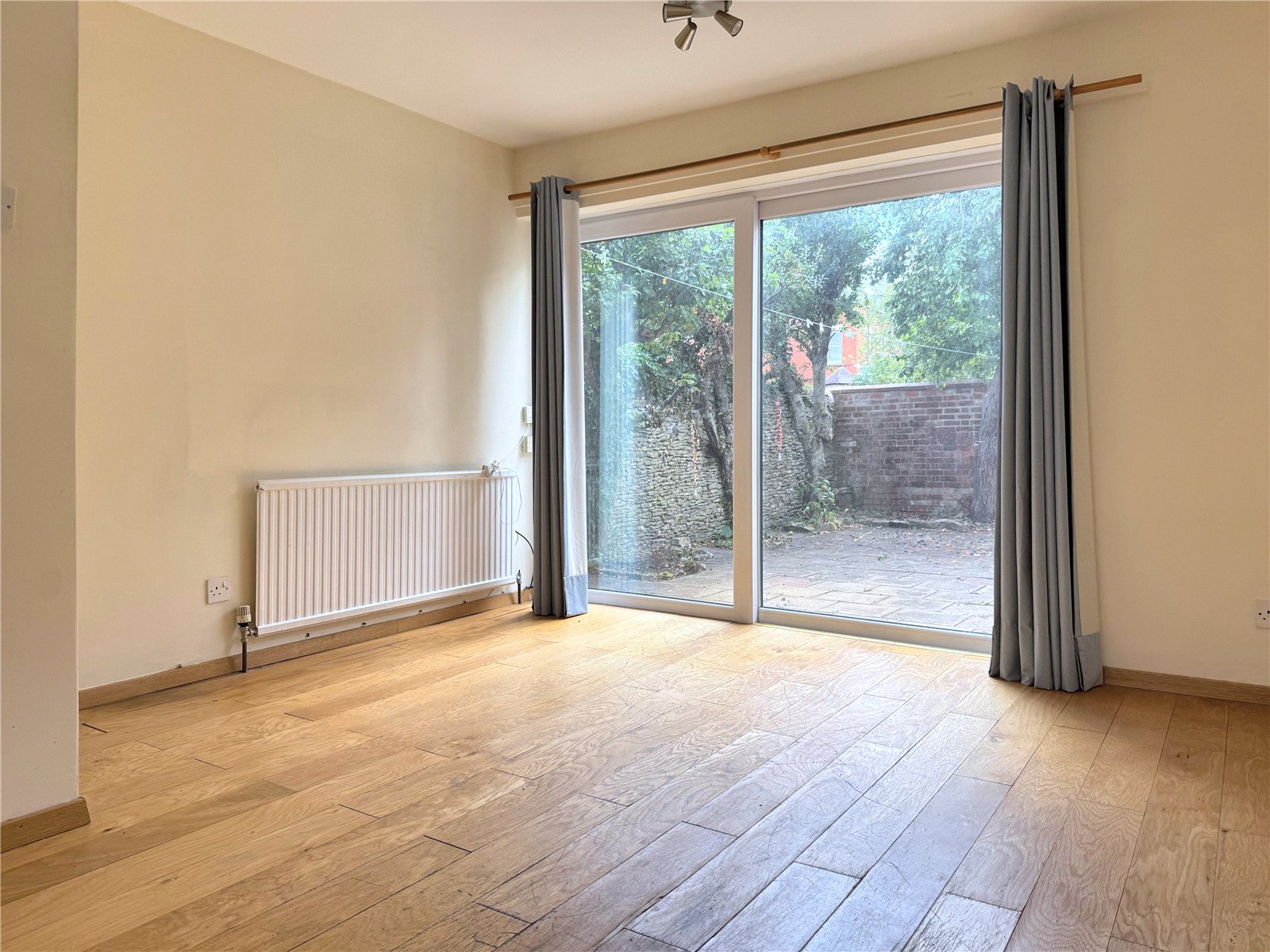 3 bedroom House to let in Cirencester, Gloucestershire