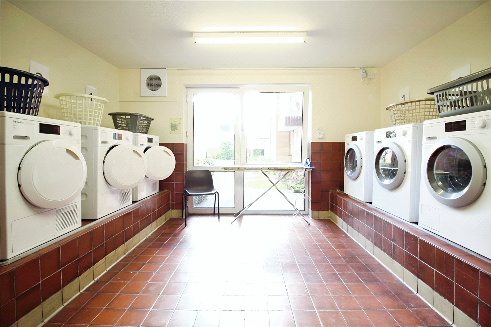 1 bedroom Flat for sale in Cirencester, Gloucestershire