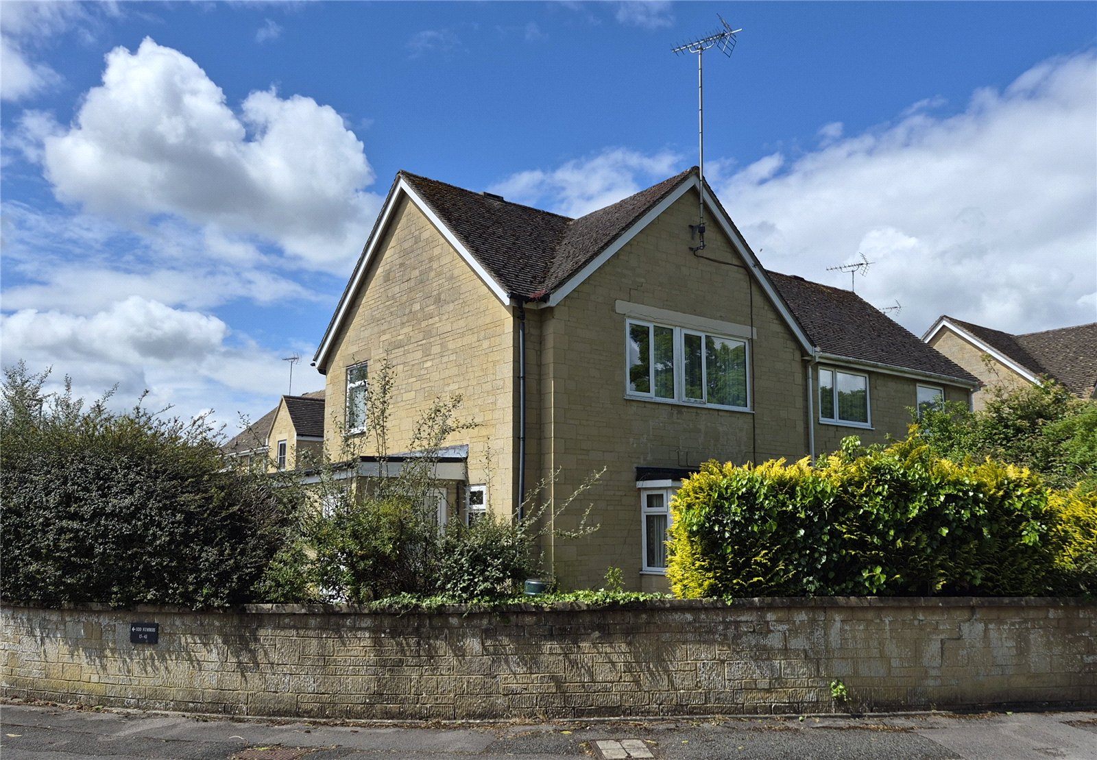3 bedroom House for sale in Cirencester, Gloucestershire