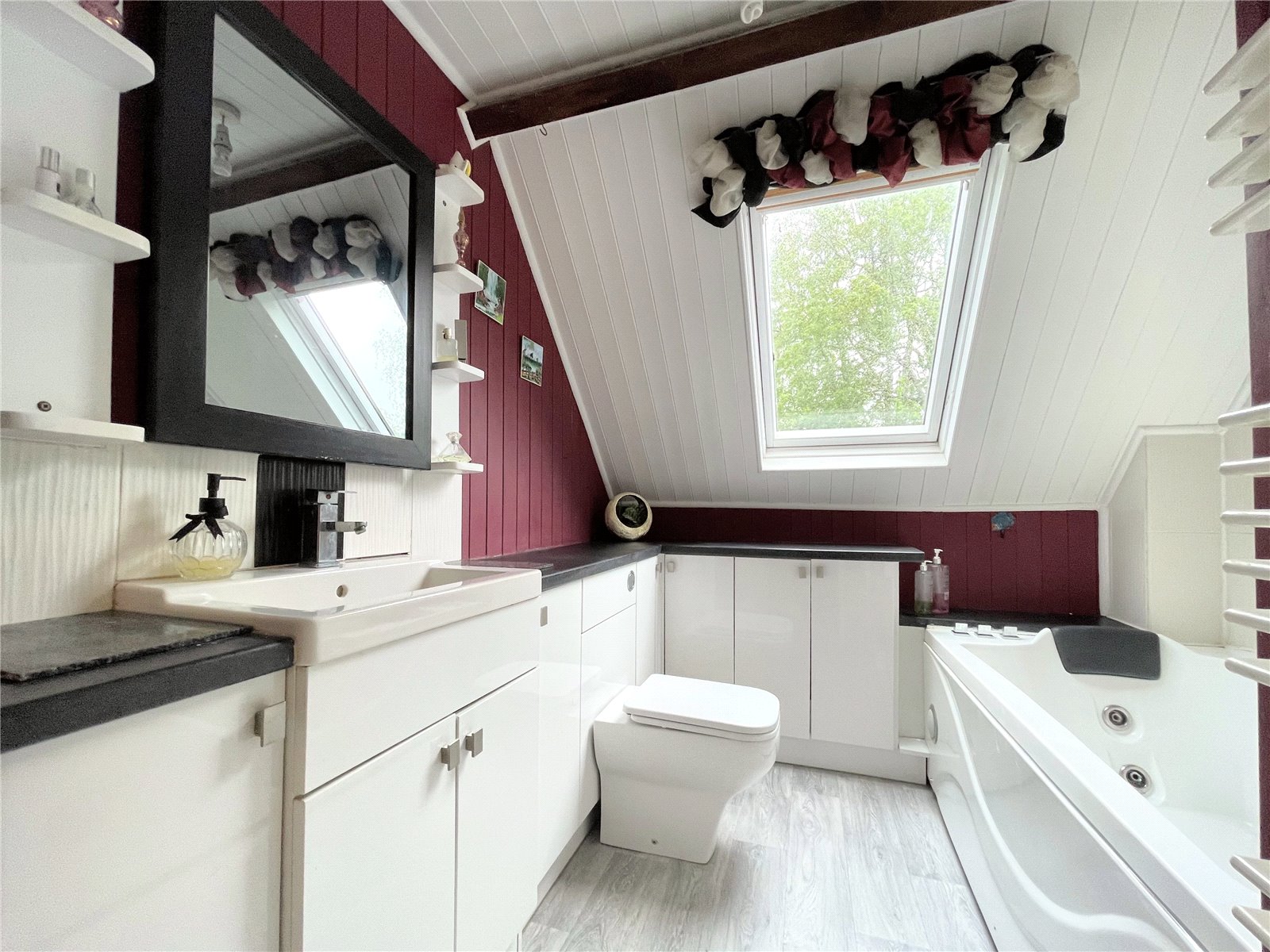3 bedroom House for sale in Cirencester, Gloucestershire