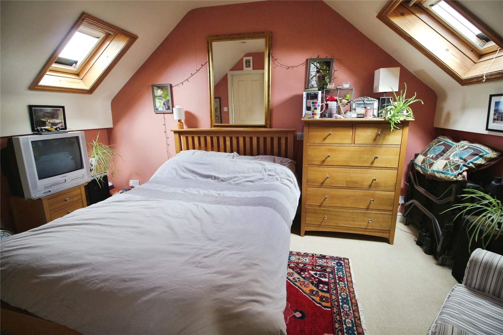 4 bedroom House for sale in Kemble, Cirencester, Gloucestershire