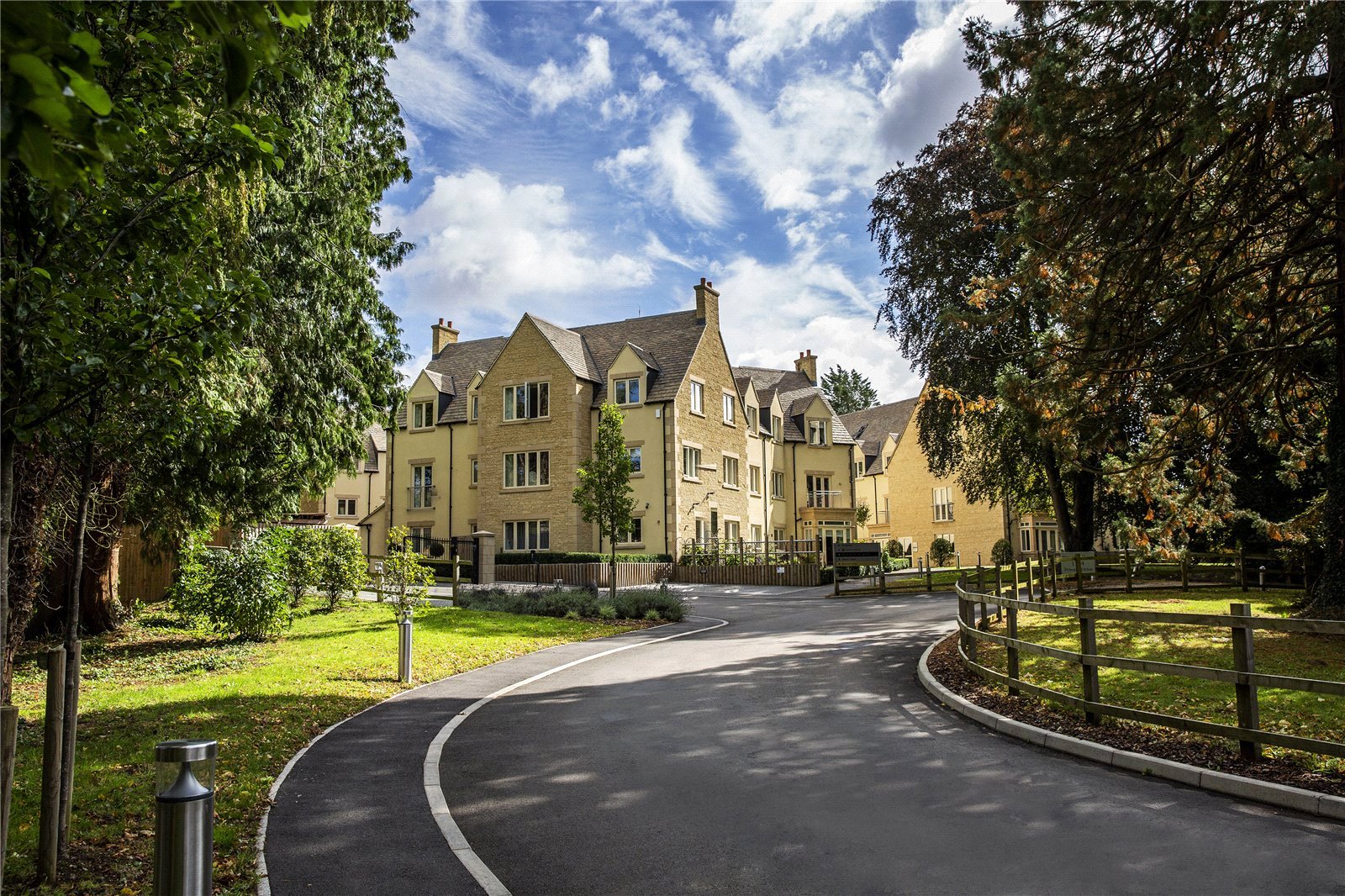 1 bedroom Flat to let in Stratton, Cirencester, Gloucestershire