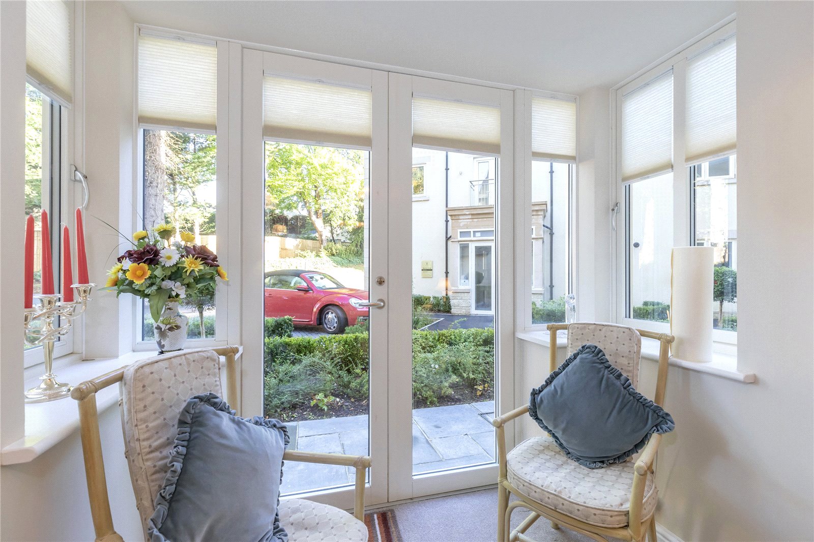 1 bedroom Flat to let in Stratton, Cirencester, Gloucestershire