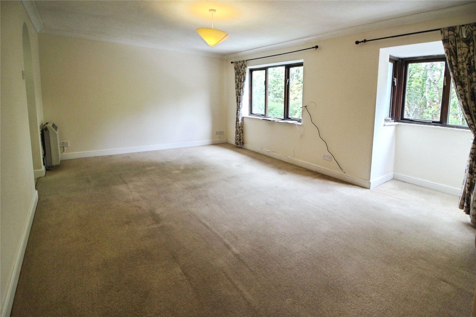 1 bedroom Flat for sale in Beeches Road
