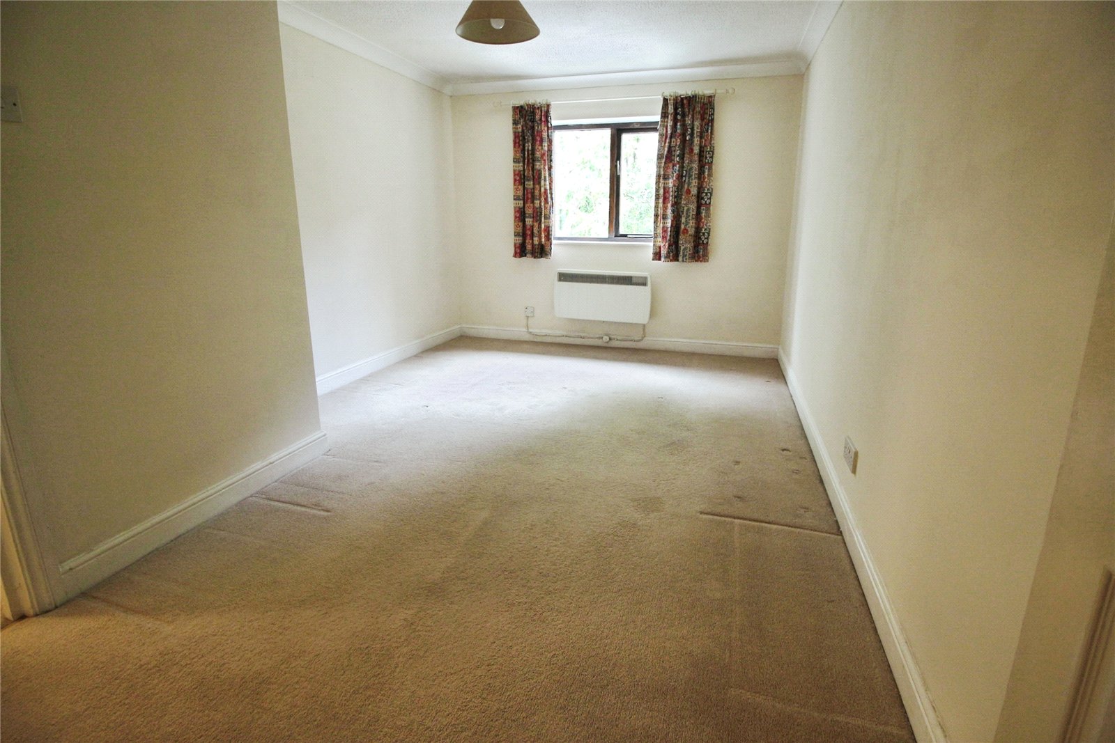1 bedroom Flat for sale in Beeches Road