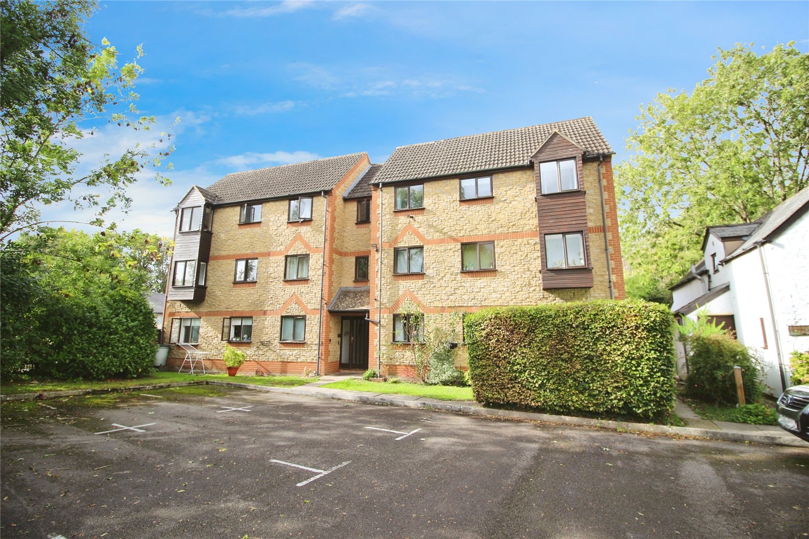 1 bedroom Flat for sale in Beeches Road