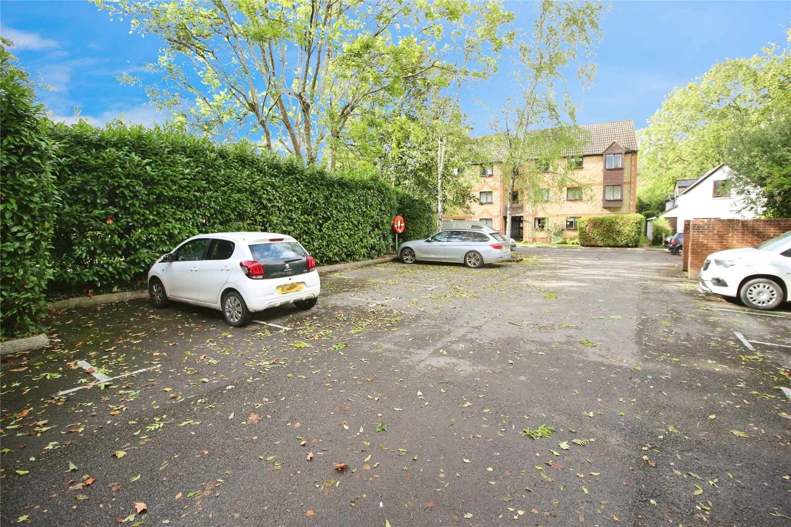 1 bedroom Flat for sale in Beeches Road