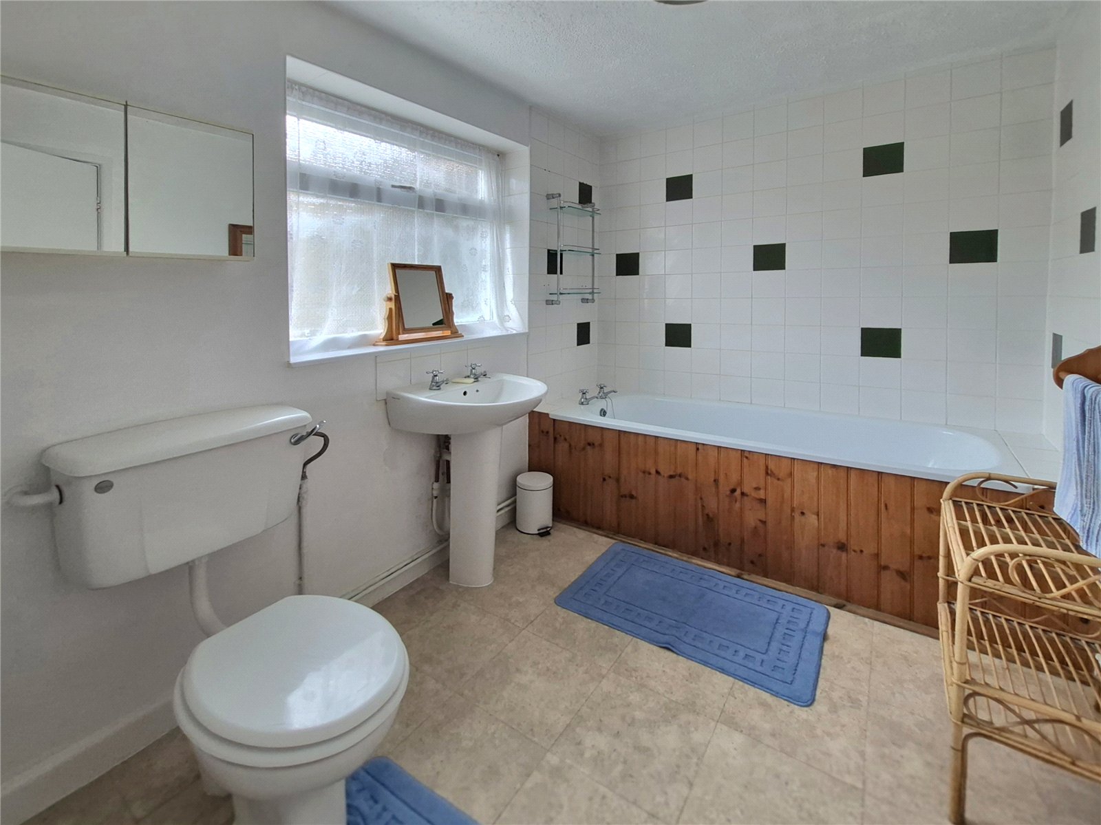 4 bedroom Bungalow for sale in Lechlade, Gloucestershire