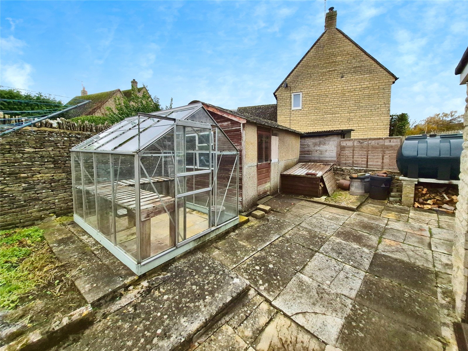 4 bedroom Bungalow for sale in Lechlade, Gloucestershire