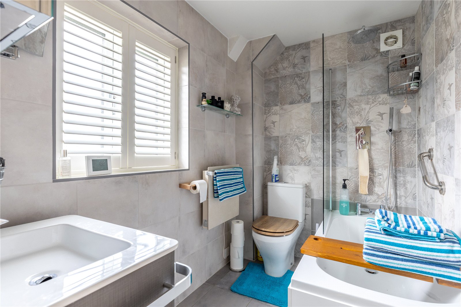 3 bedroom House for sale in Kemble, Cirencester, Gloucestershire