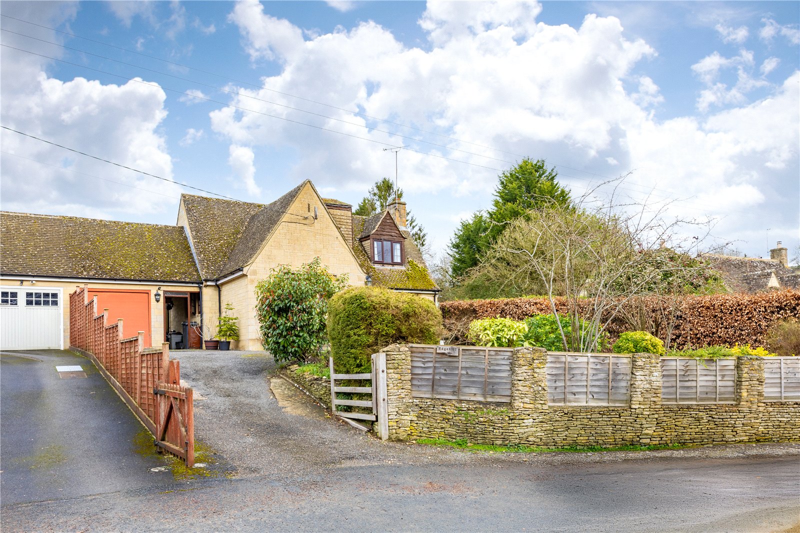 3 bedroom House for sale in Chedworth, Cheltenham, Gloucestershire