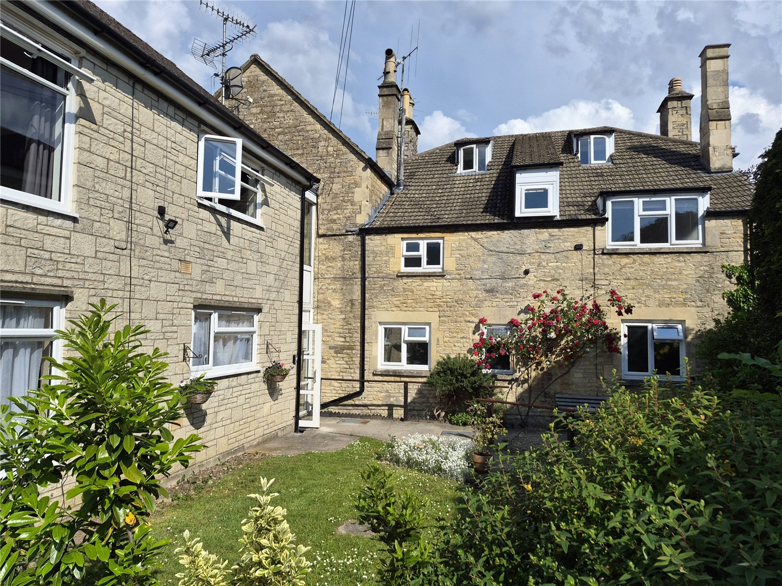 2 bedroom Flat for sale in Cirencester