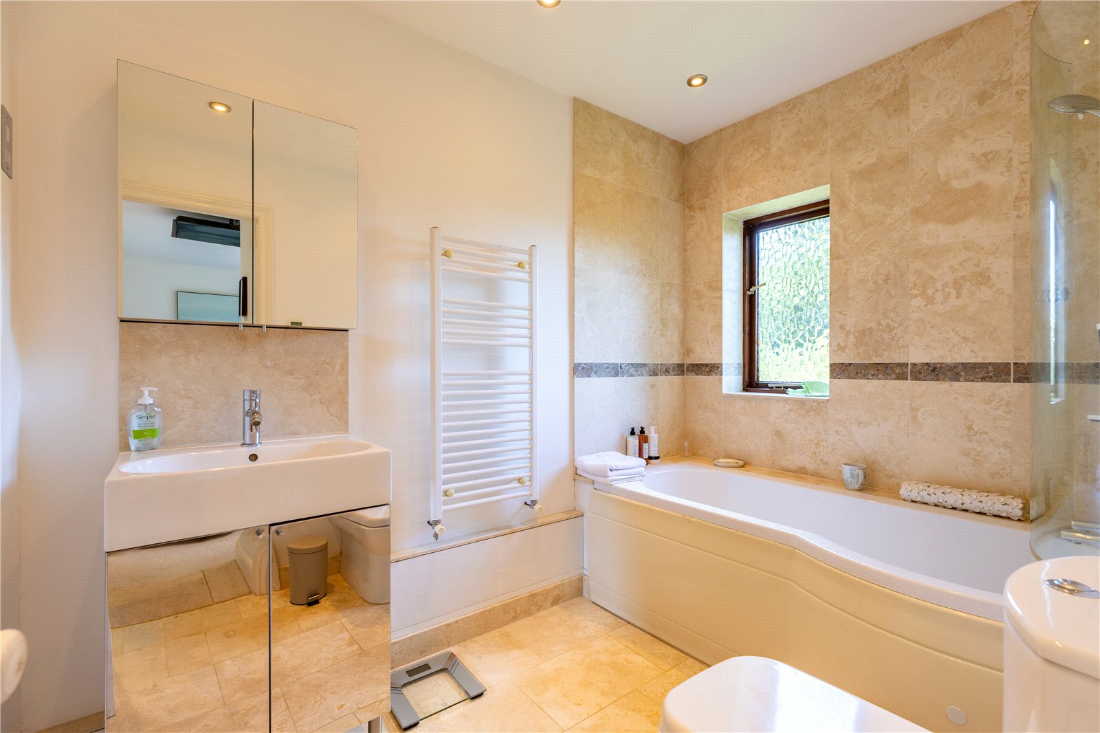 4 bedroom House for sale in Downington, Lechlade, Gloucestershire