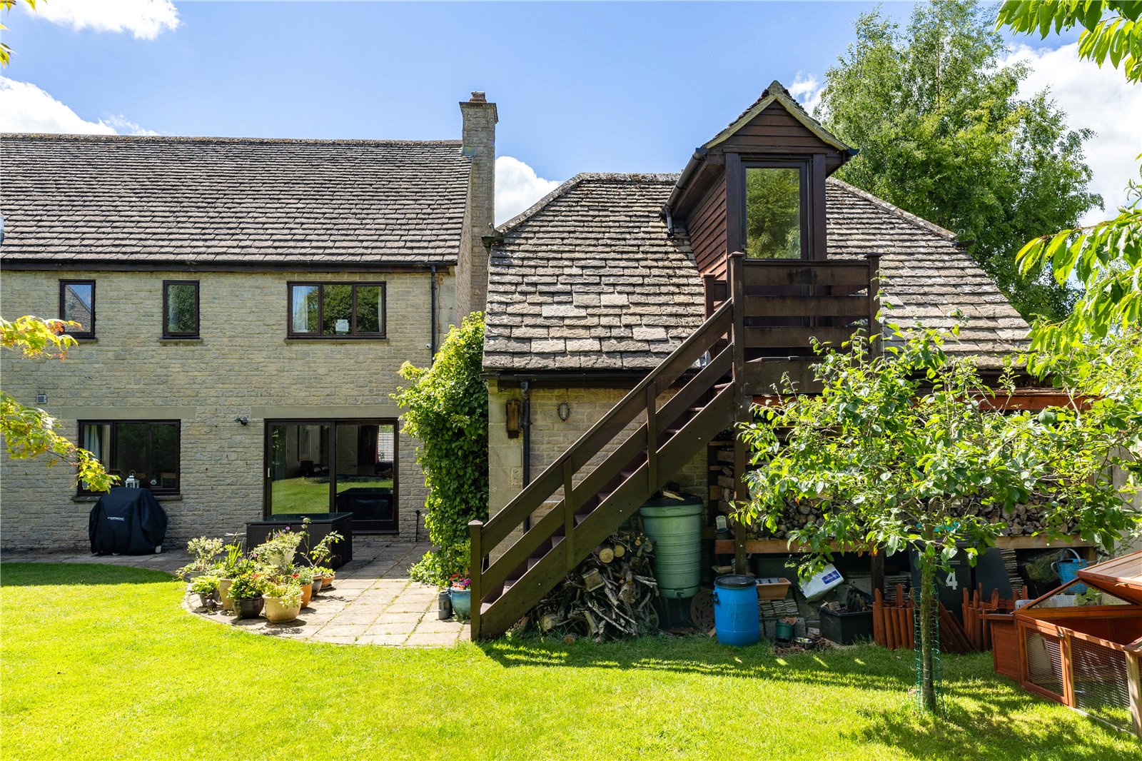 4 bedroom House for sale in Downington, Lechlade, Gloucestershire
