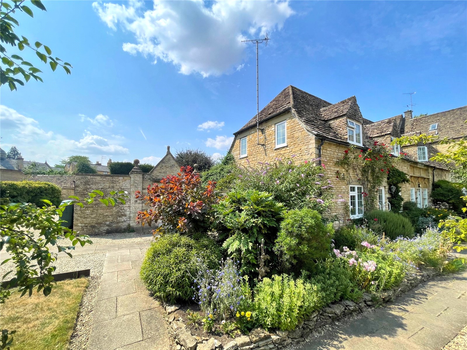 2 bedroom House for sale in Cirencester, Gloucestershire