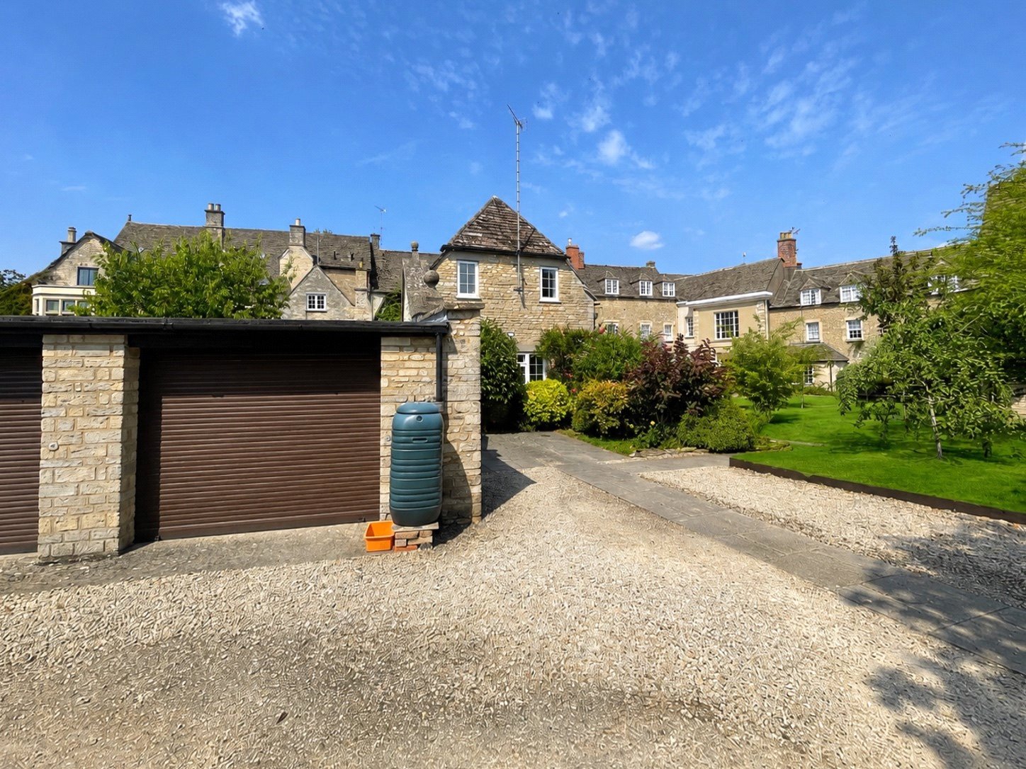2 bedroom House for sale in Cirencester, Gloucestershire