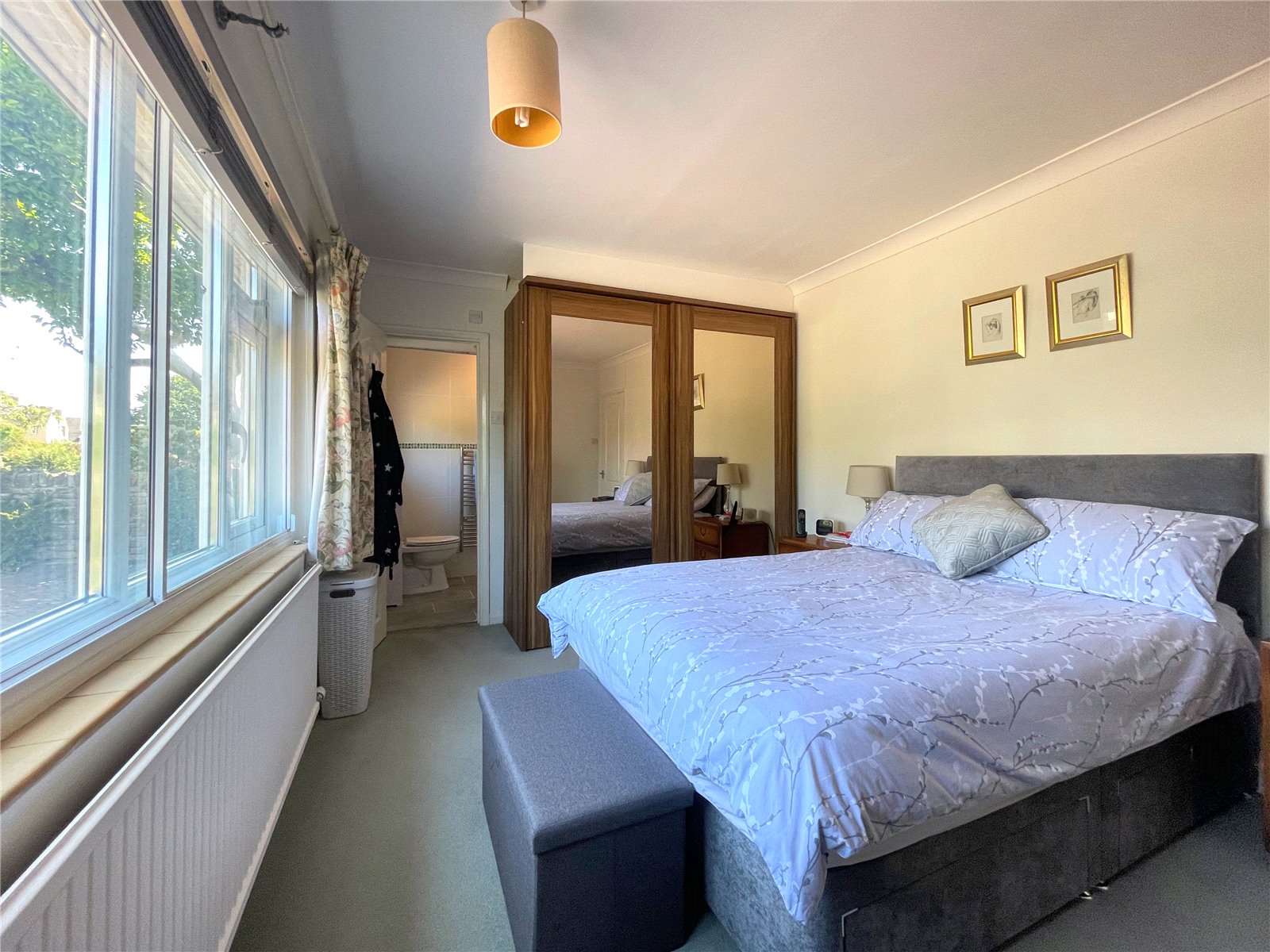 2 bedroom Bungalow for sale in Cirencester, Gloucestershire