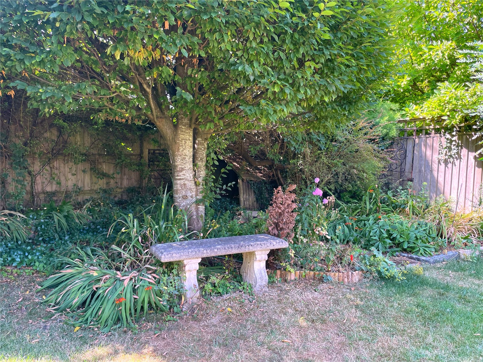 2 bedroom Bungalow for sale in Cirencester, Gloucestershire