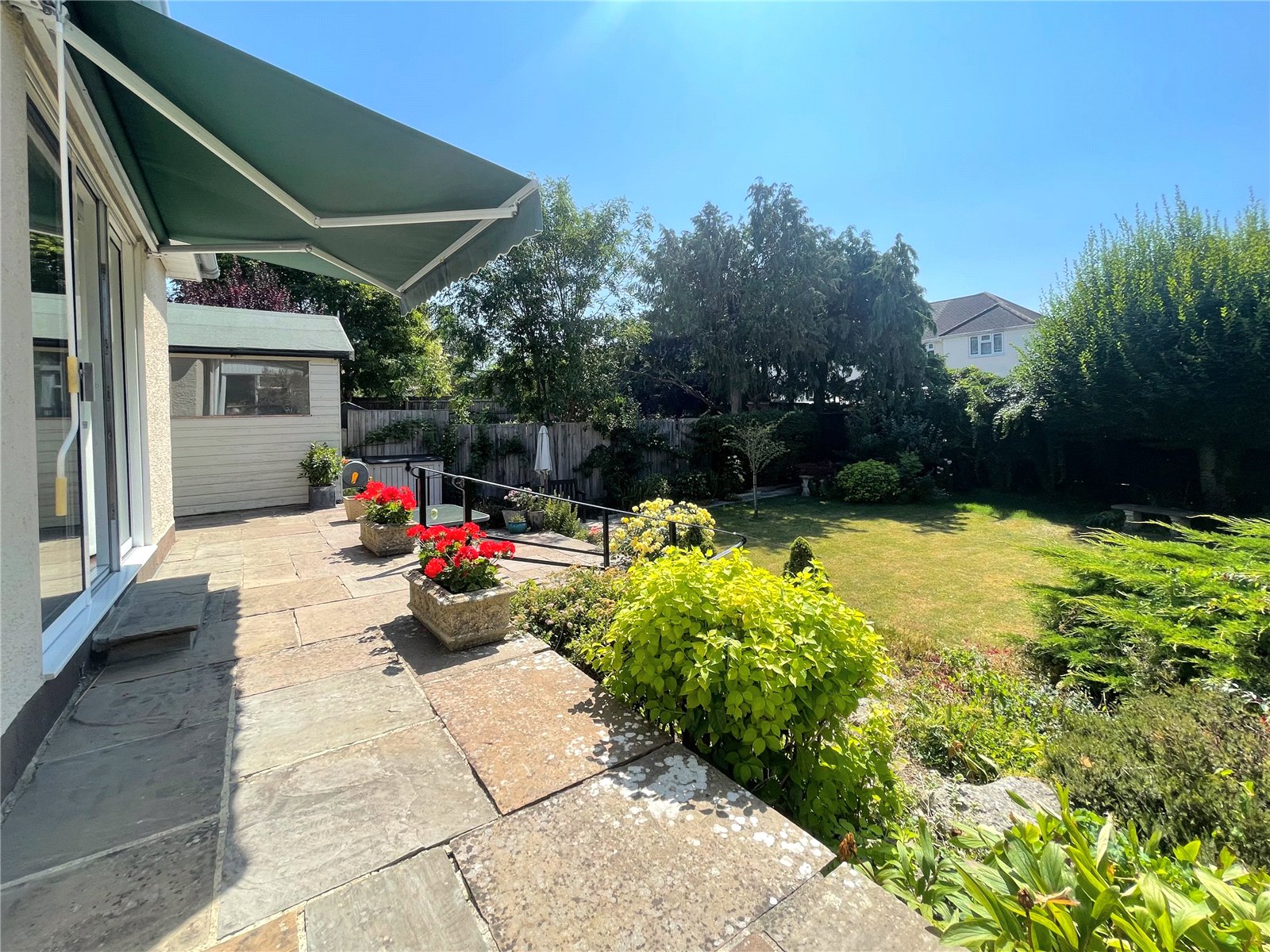 2 bedroom Bungalow for sale in Cirencester, Gloucestershire