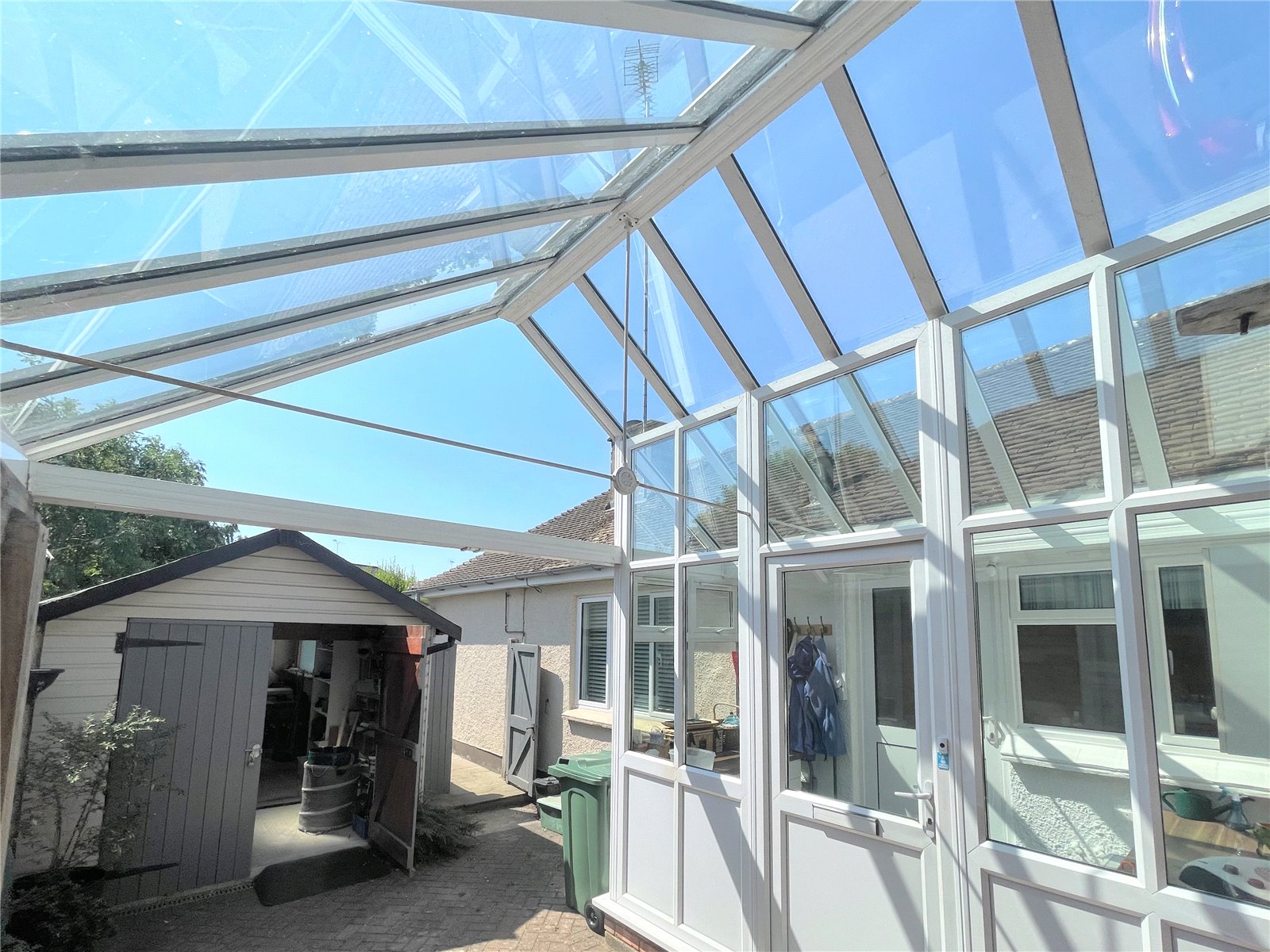 2 bedroom Bungalow for sale in Cirencester, Gloucestershire