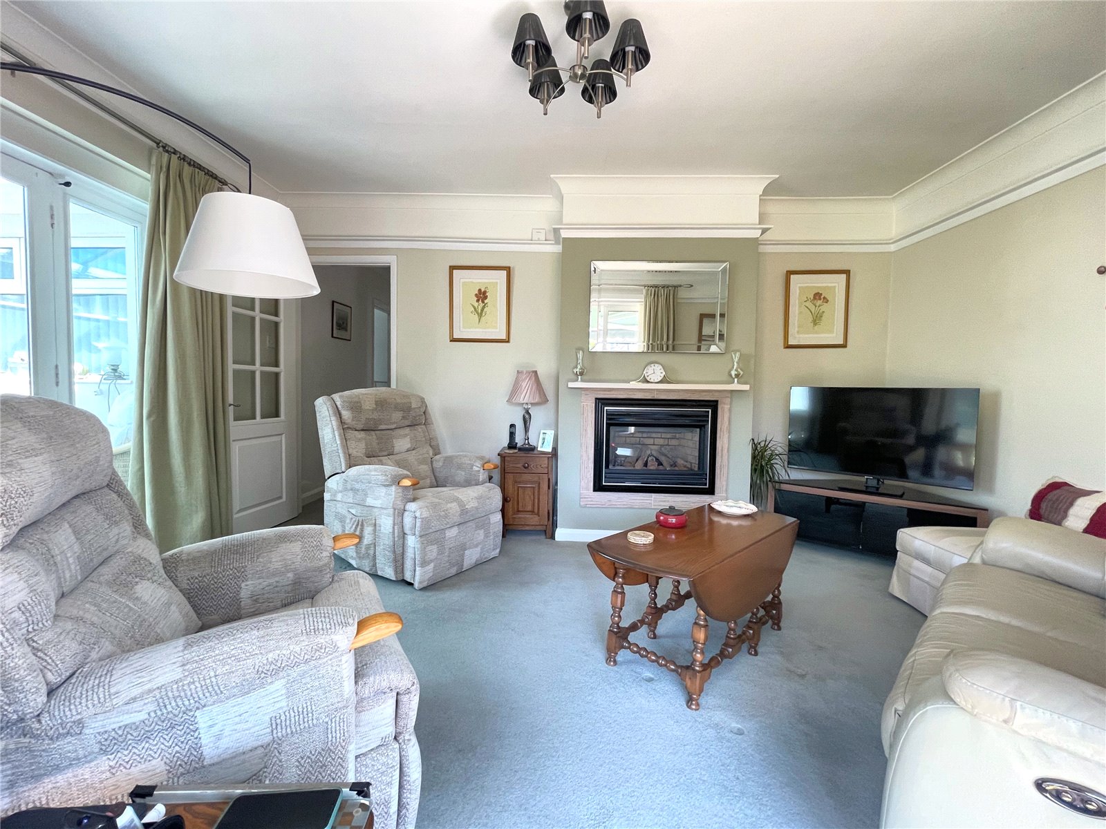 2 bedroom Bungalow for sale in Cirencester, Gloucestershire