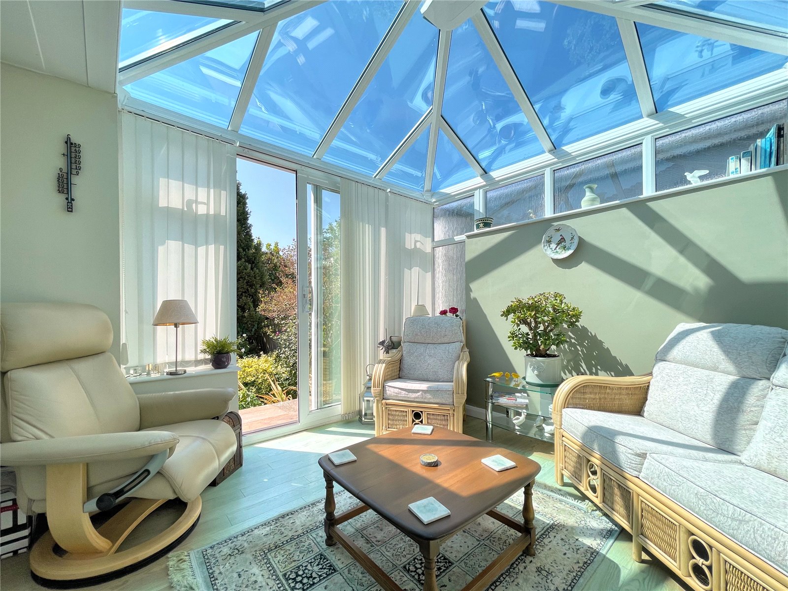 2 bedroom Bungalow for sale in Cirencester, Gloucestershire