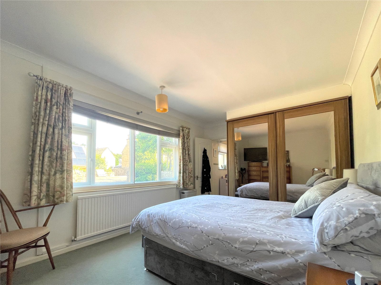 2 bedroom Bungalow for sale in Cirencester, Gloucestershire