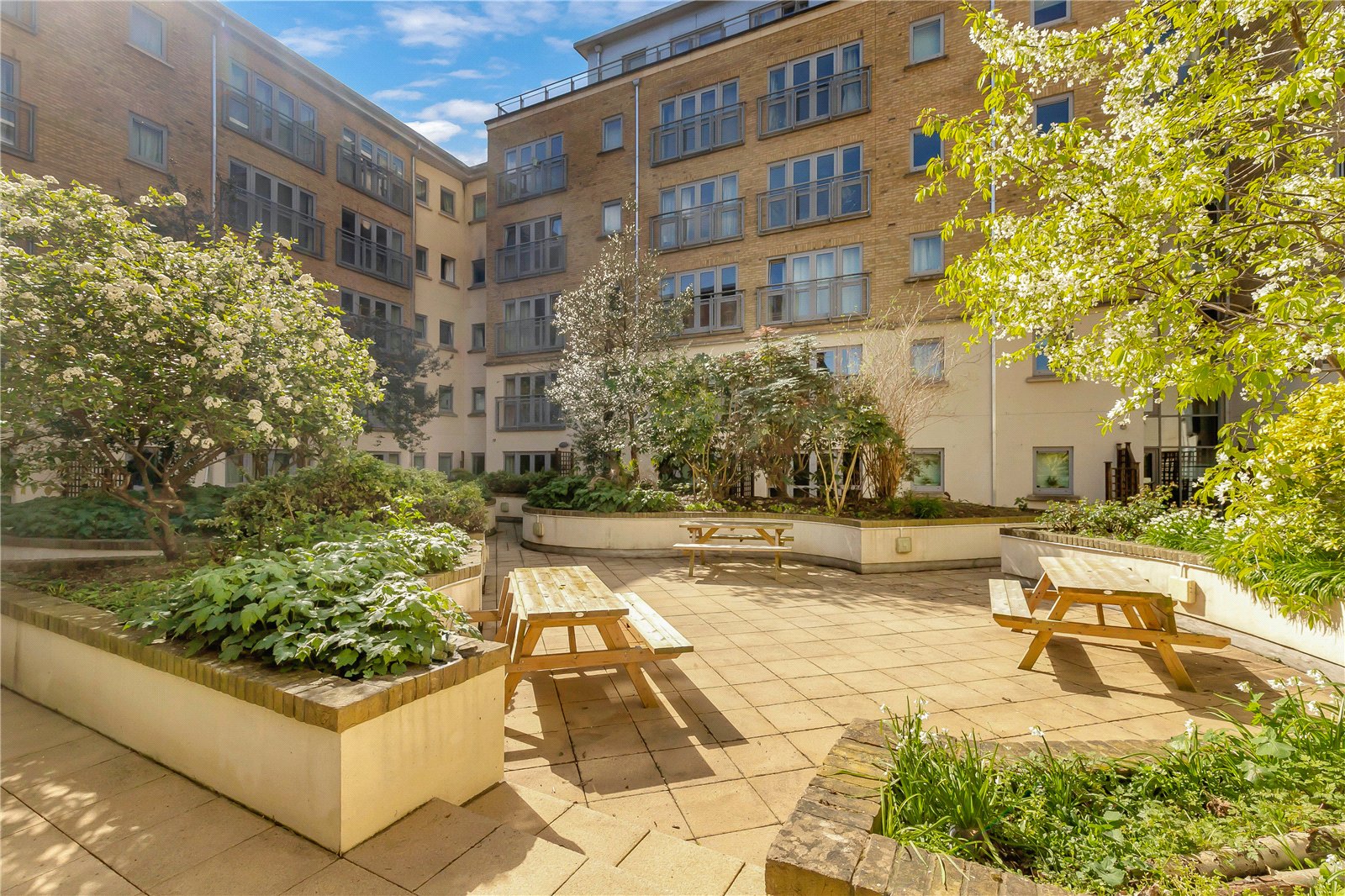2 bedroom Flat for sale in Montague Street, Bristol