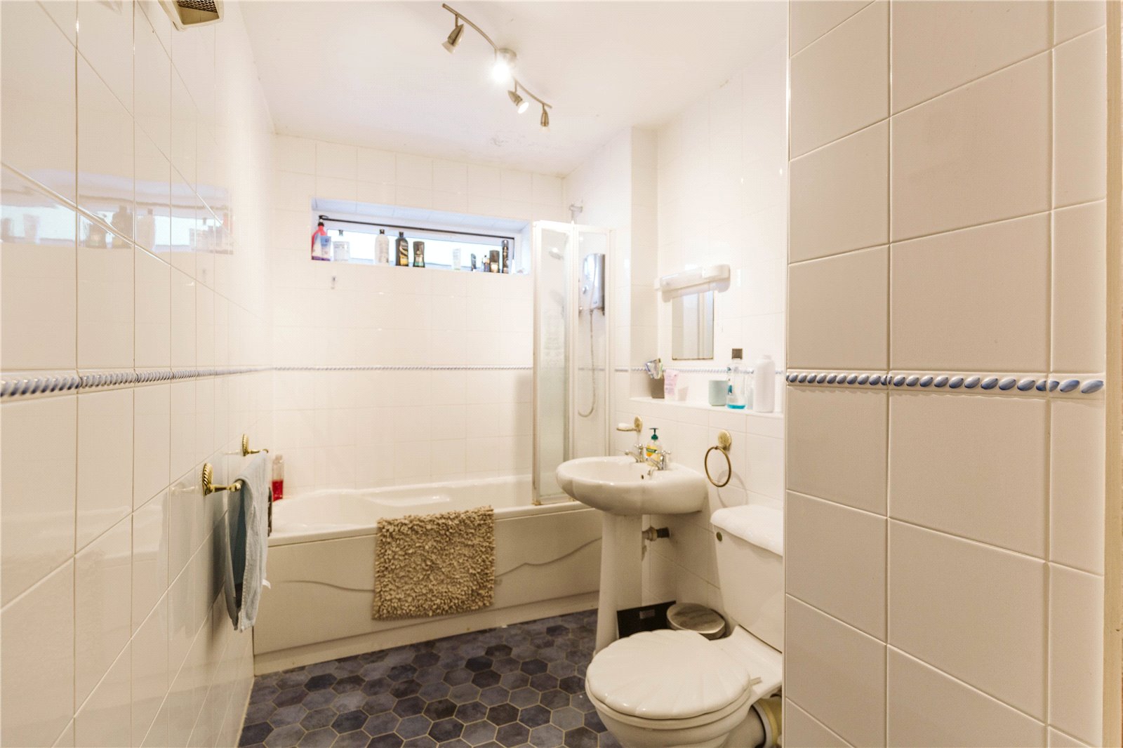 2 bedroom Flat to let in Redland Park, Redland, Bristol