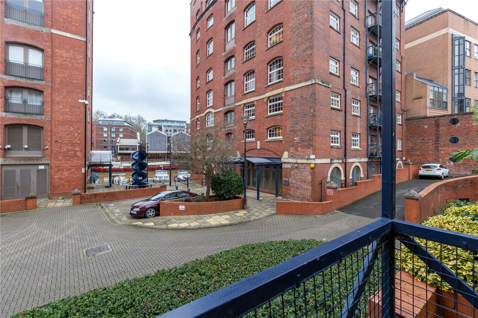 2 bedroom Flat to let in Ferry Street, City Centre, Bristol