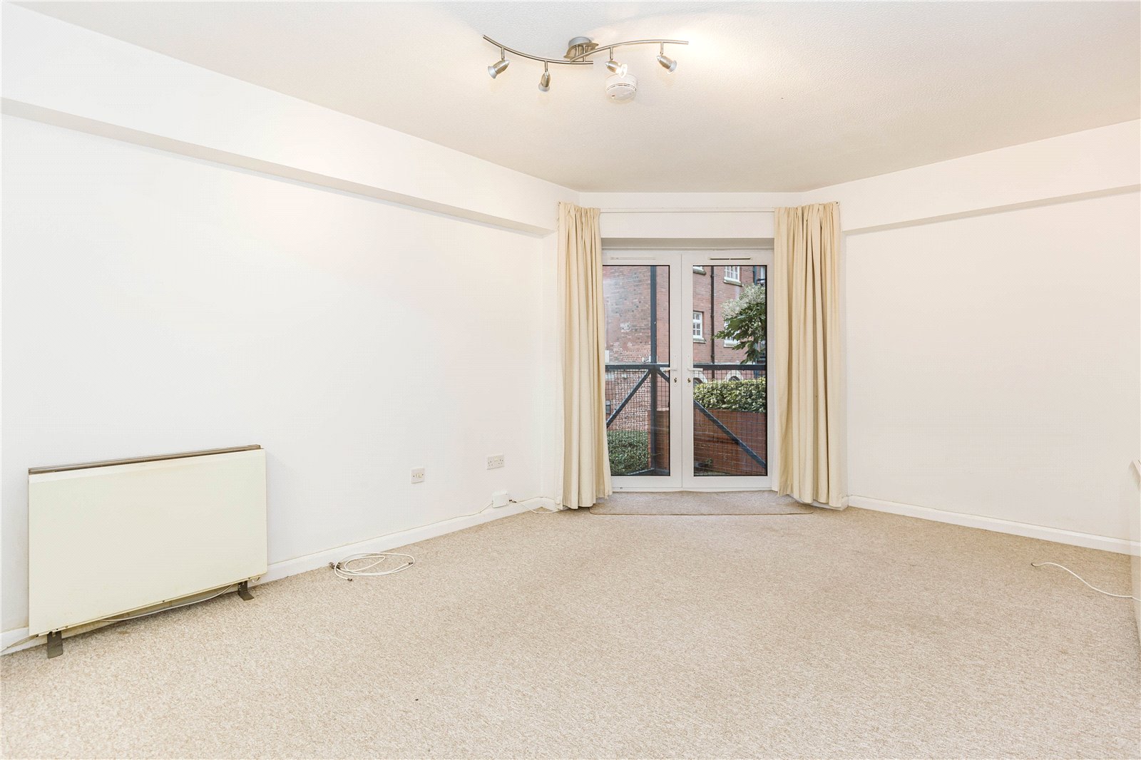 2 bedroom Flat to let in Ferry Street, City Centre, Bristol