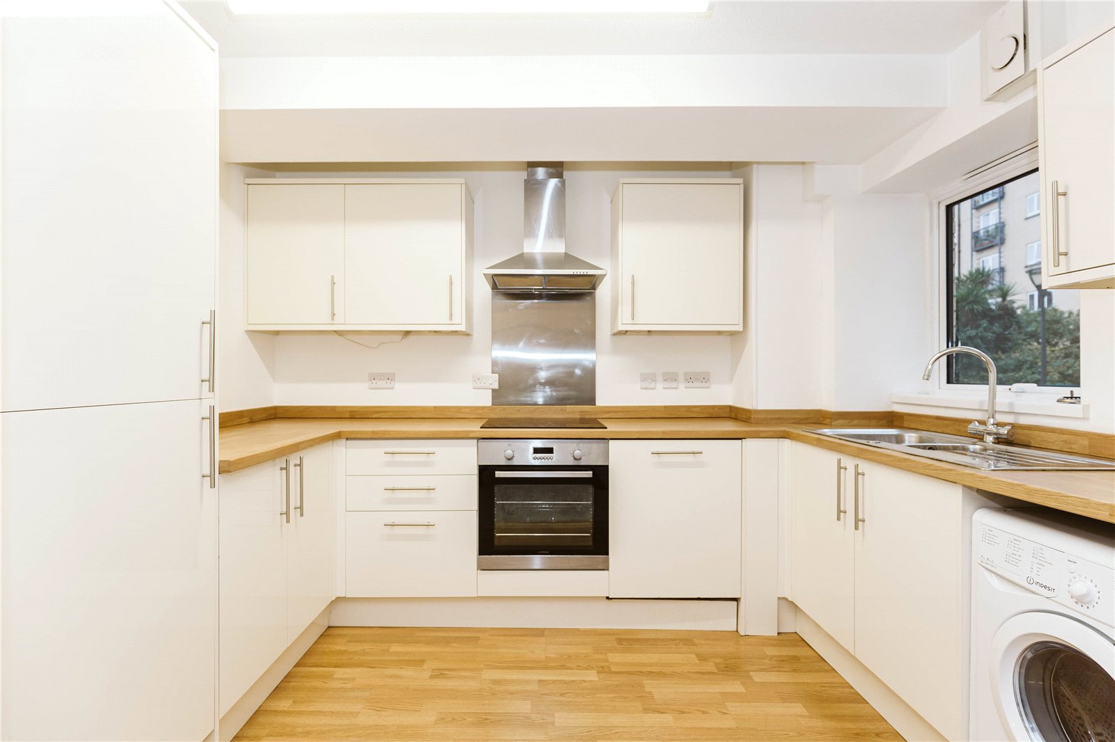 2 bedroom Flat to let in Ferry Street, City Centre, Bristol