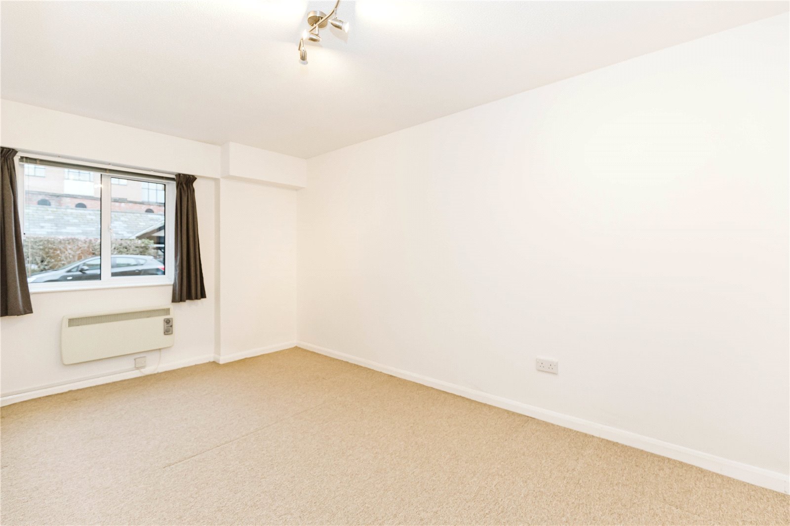 2 bedroom Flat to let in Ferry Street, City Centre, Bristol
