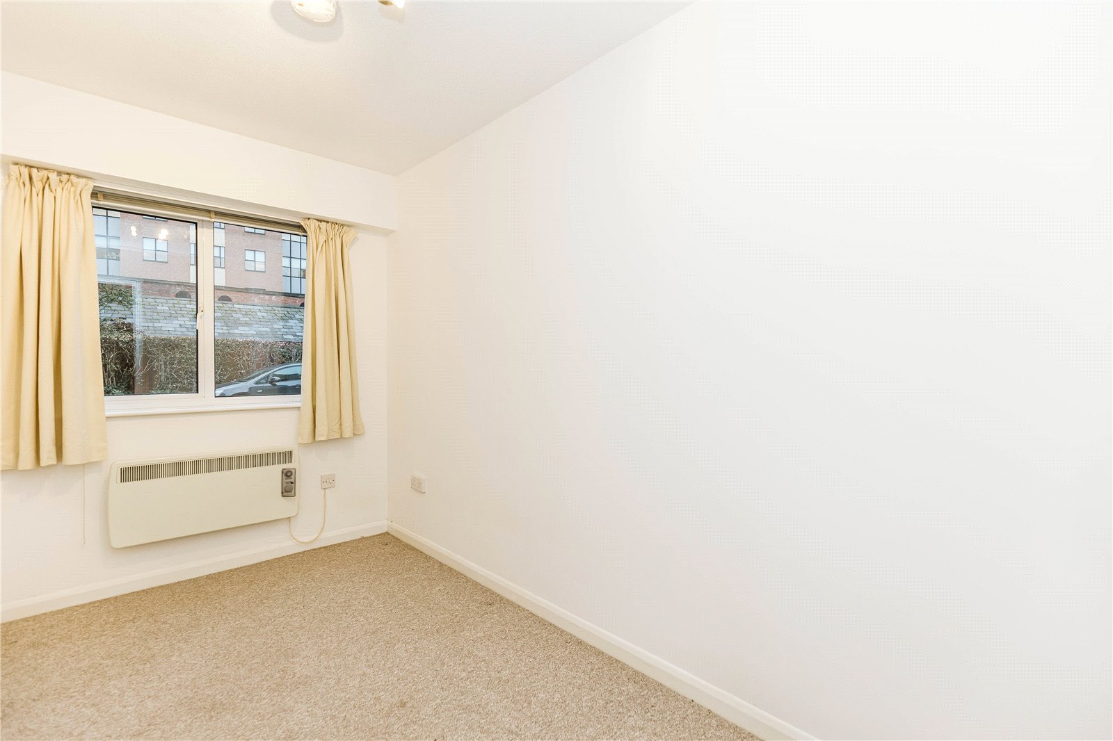 2 bedroom Flat to let in Ferry Street, City Centre, Bristol
