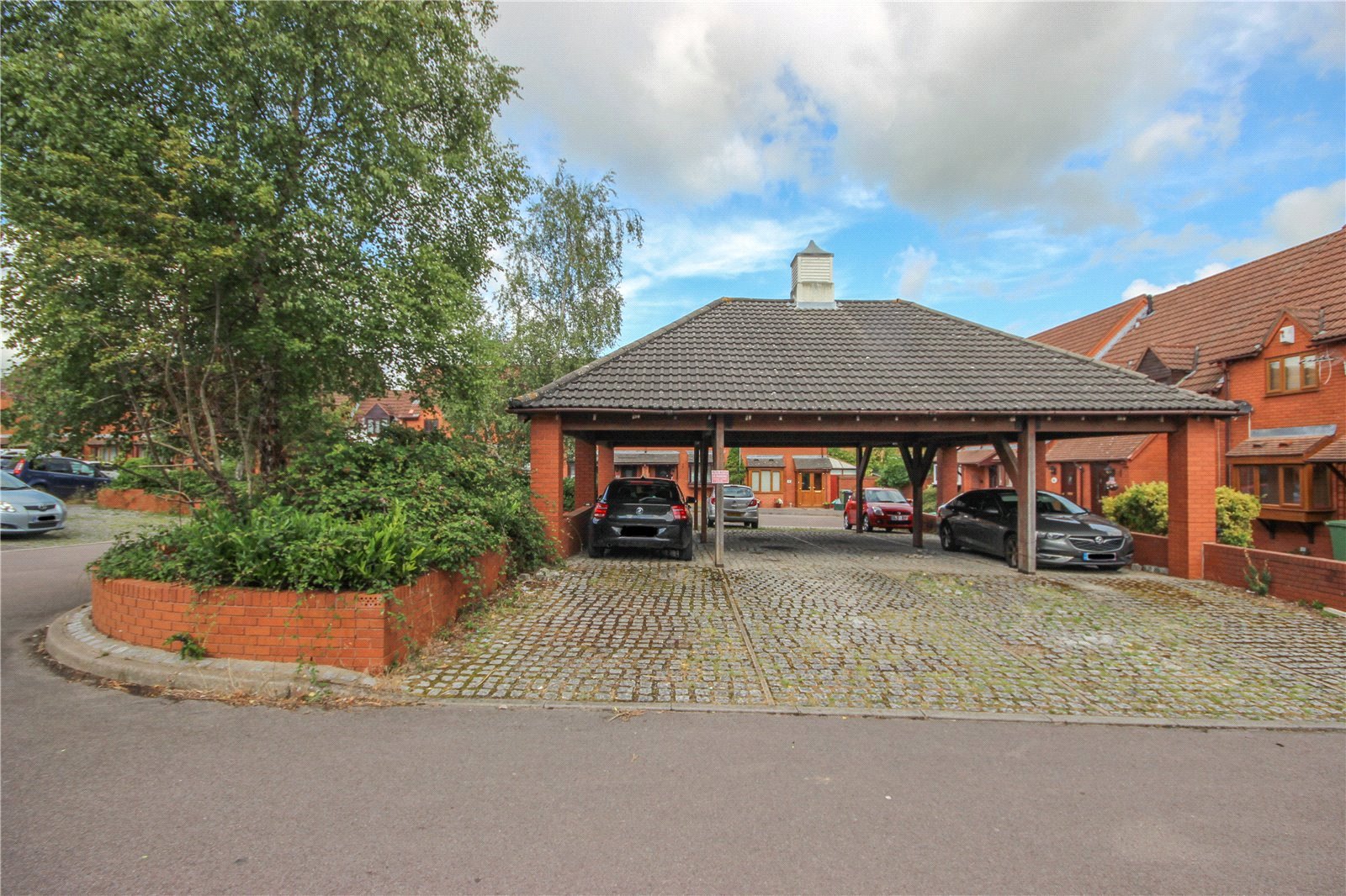 2 bedroom House to let in Bradley Stoke, Bristol
