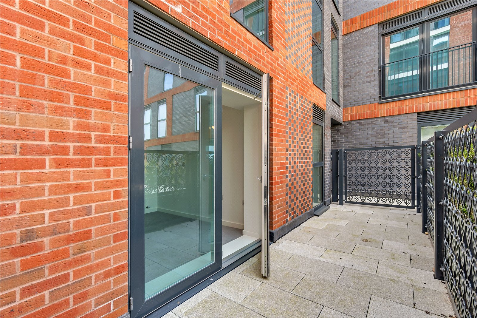 3 bedroom Flat for sale in The Old Brewery, 28 Baynton Road, Bristol