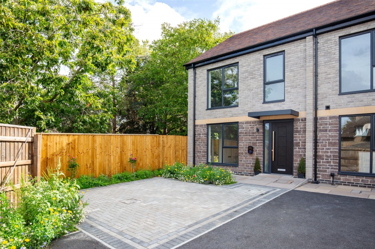 Memorial Road, Hanham, Bristol